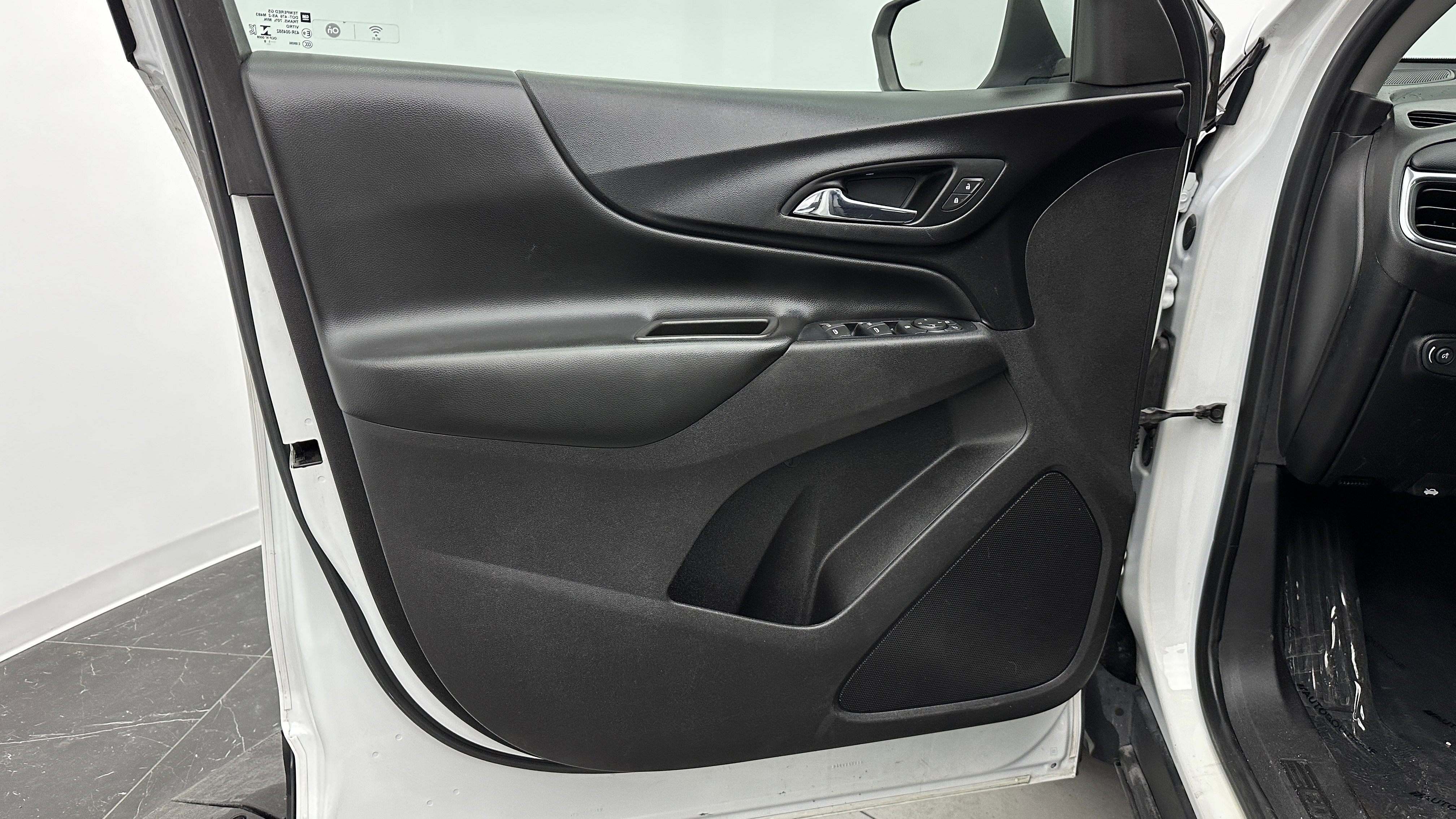 Used 2019 Chevrolet Equinox LT image 10