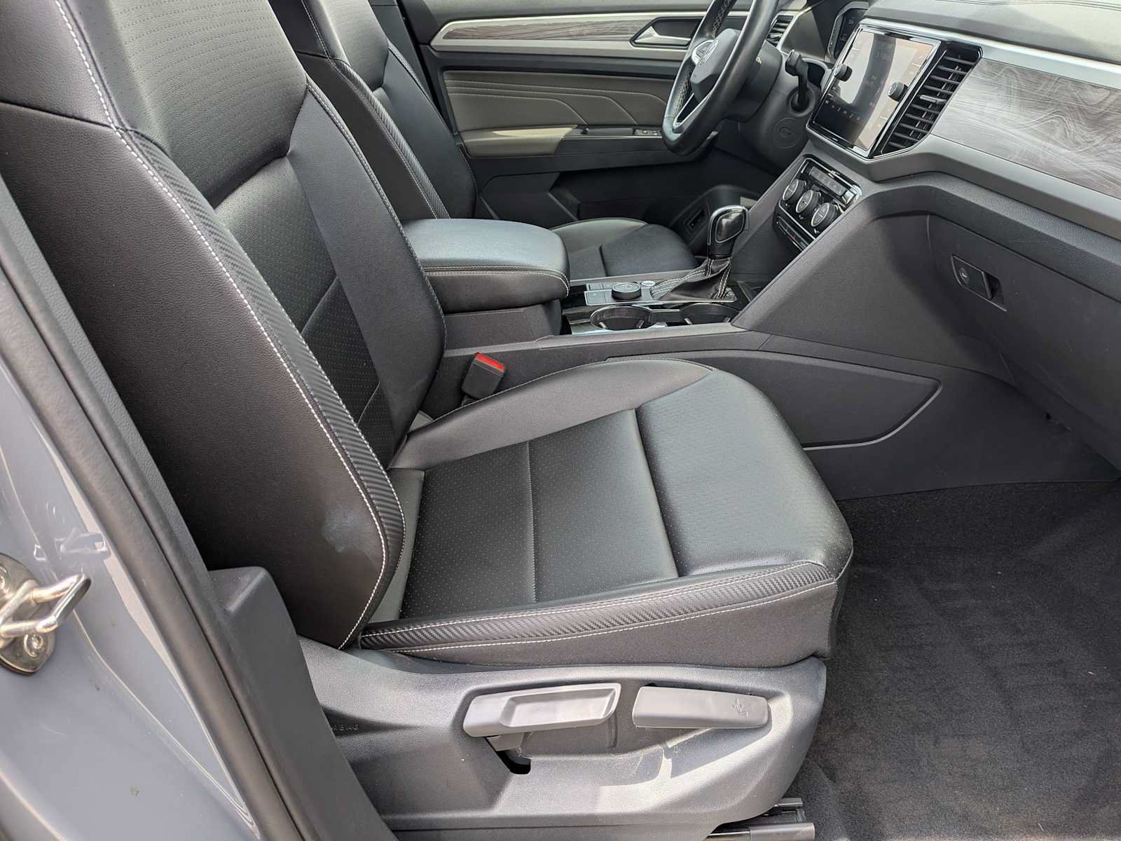 Used 2022 Volkswagen Atlas Cross Sport SE AWD/4WD image 21