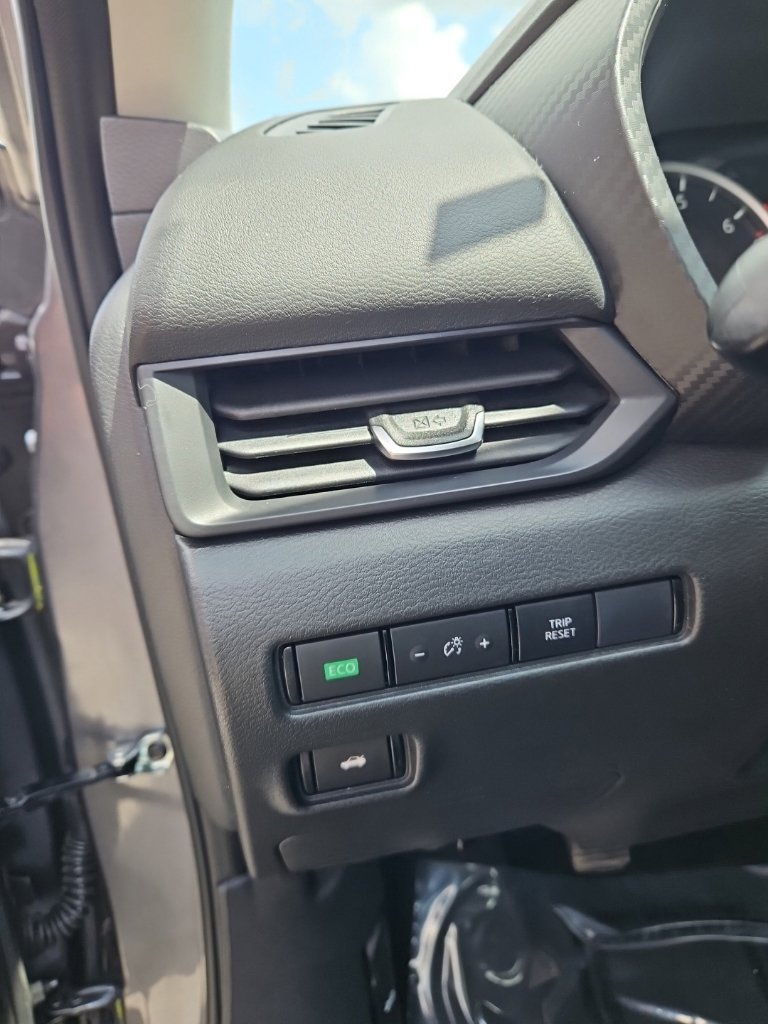 Used 2025 Nissan Sentra S FWD image 15
