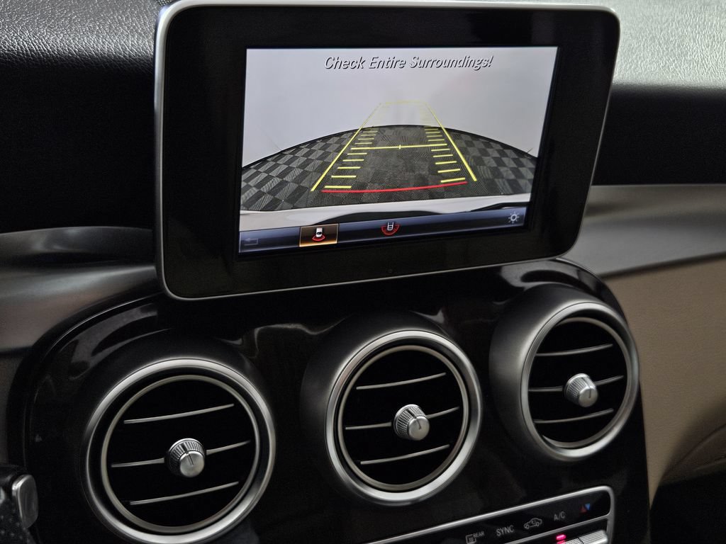 Used 2019 Mercedes-Benz GLC 300 4MATIC w/ Premium Package image 11