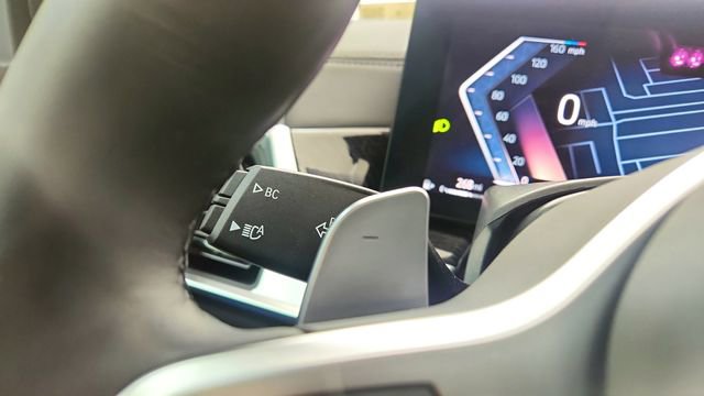 Used 2025 BMW X5 xDrive40i w/ M Sport Package image 44