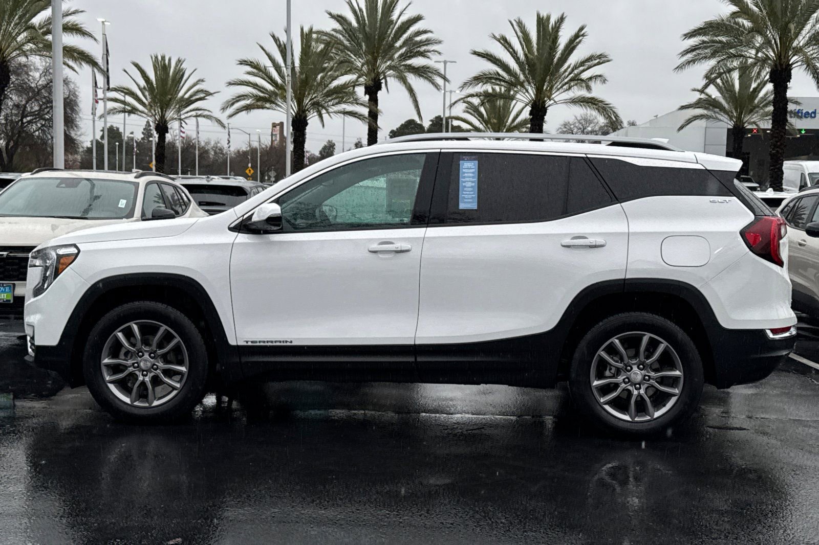 Certified 2024 GMC Terrain SLT image 6