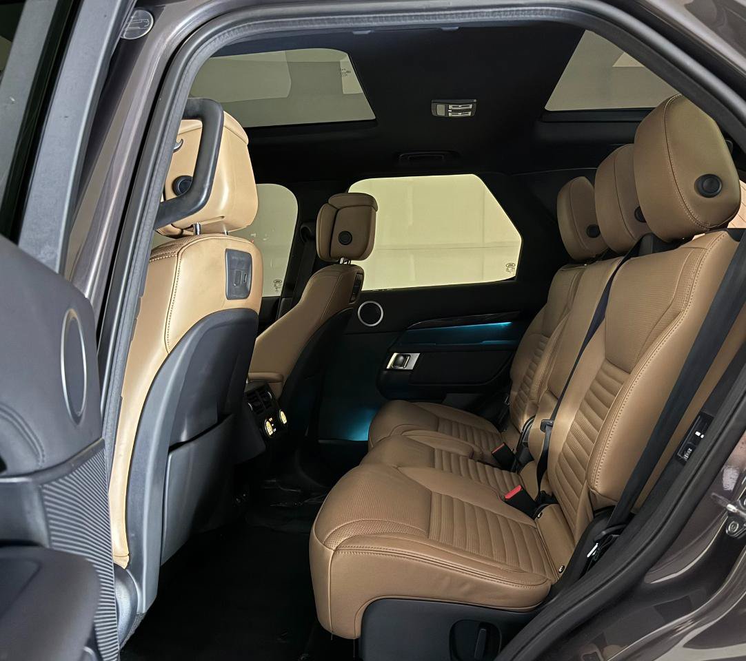 Used 2022 Land Rover Discovery S AWD/4WD image 21