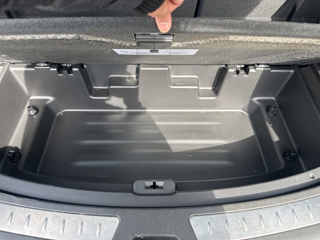 Used 2024 Buick Enclave Essence AWD/4WD image 21