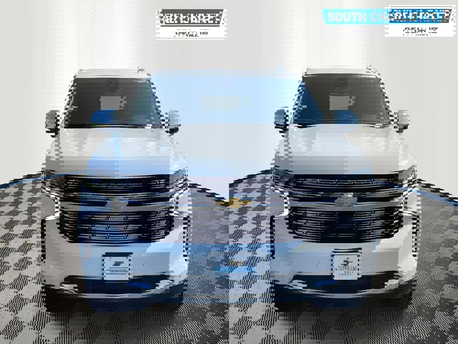 Used 2023 Chevrolet Suburban Premier AWD/4WD image 2