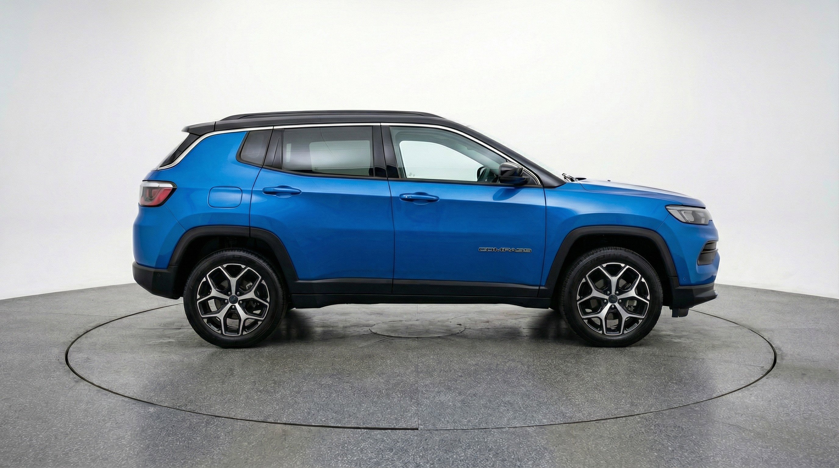 Used 2025 Jeep Compass Limited AWD/4WD image 11