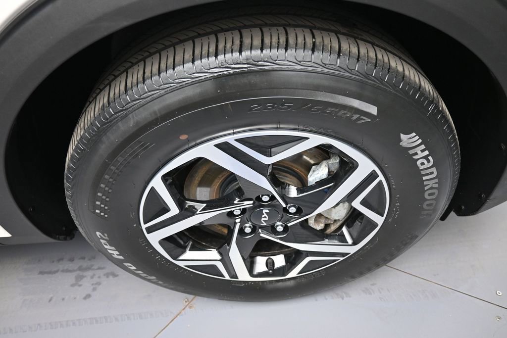 Certified 2025 Kia Sportage LX FWD image 13