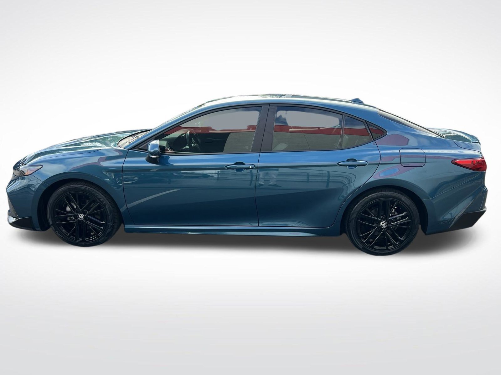Used 2025 Toyota Camry SE FWD image 4