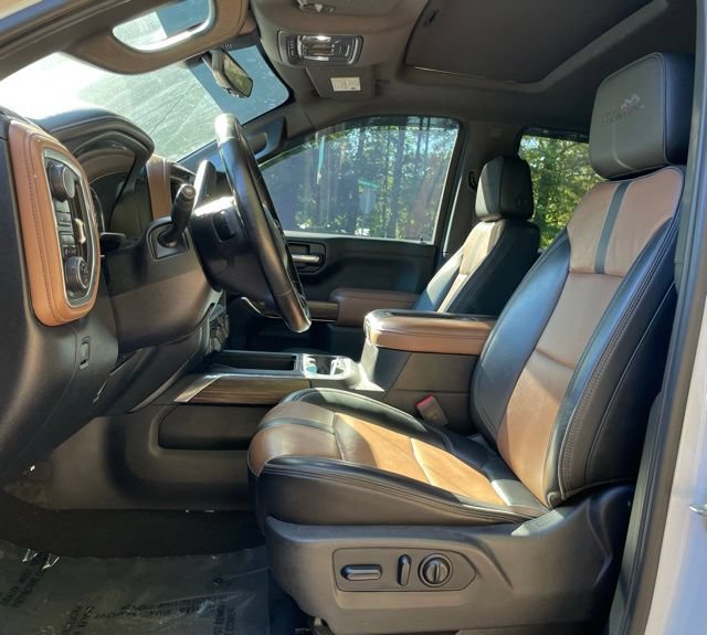 Used 2019 Chevrolet Silverado 1500 High Country w/ Technology Package AWD/4WD image 14