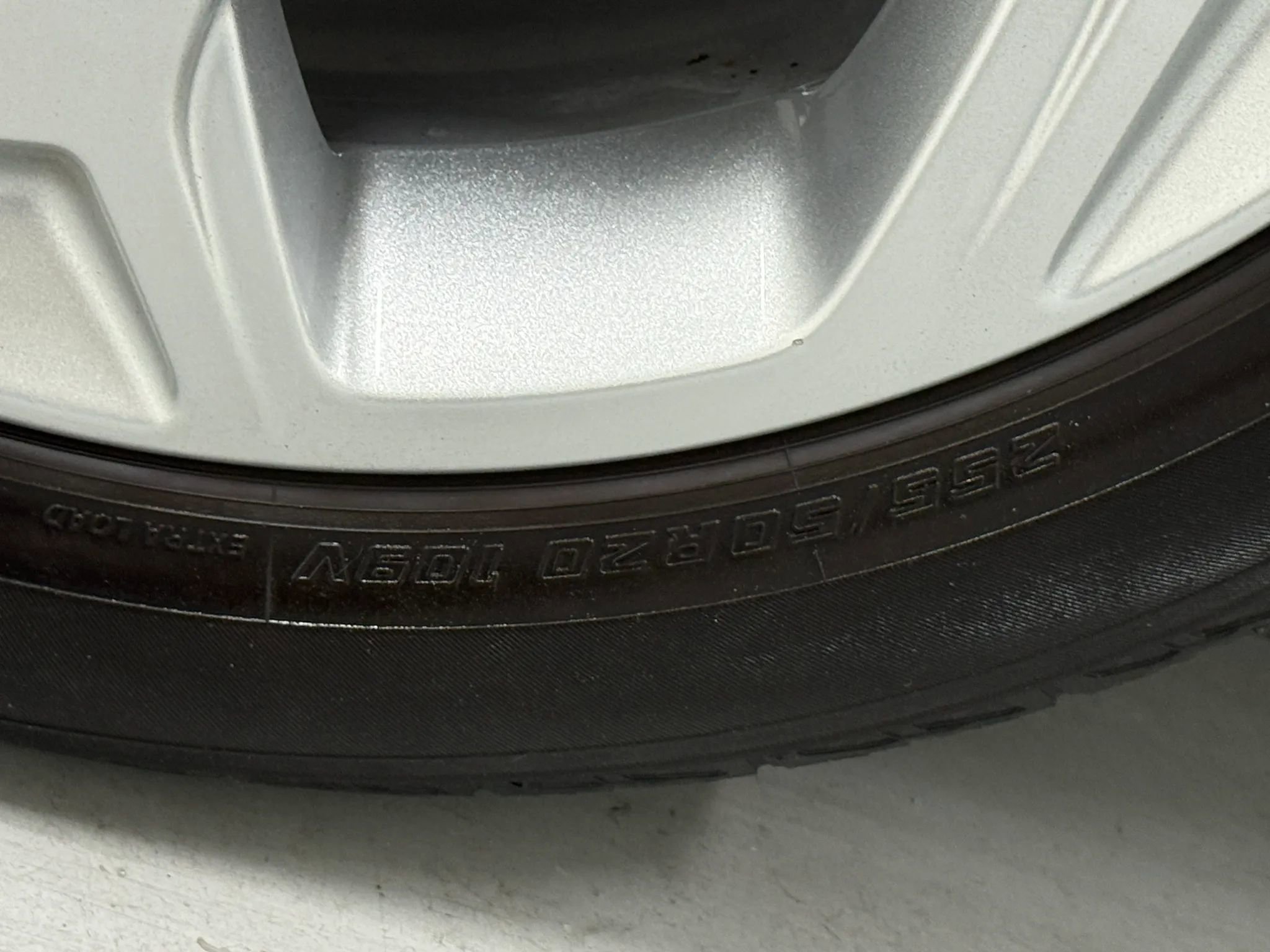 Used 2016 Land Rover Range Rover Sport SE image 50