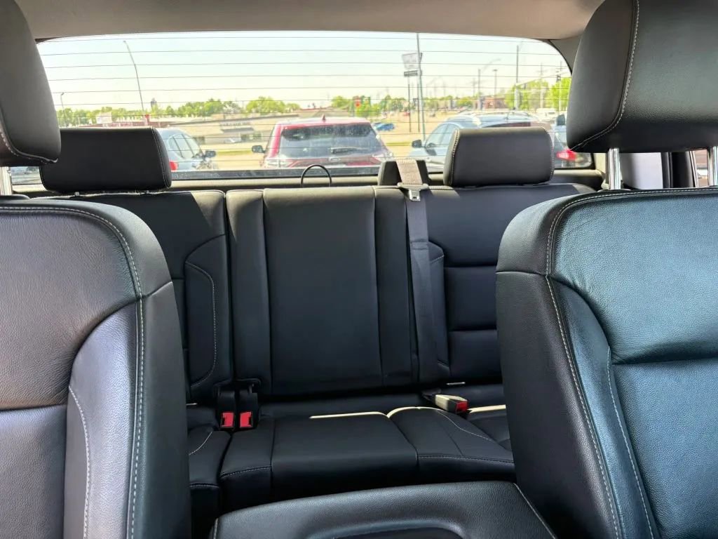 Used 2017 Chevrolet Silverado 1500 LT w/ Redline Edition AWD/4WD image 17