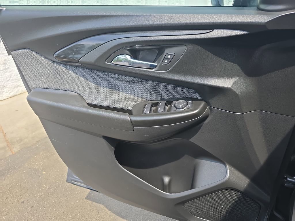 Used 2022 Chevrolet TrailBlazer LT FWD image 26