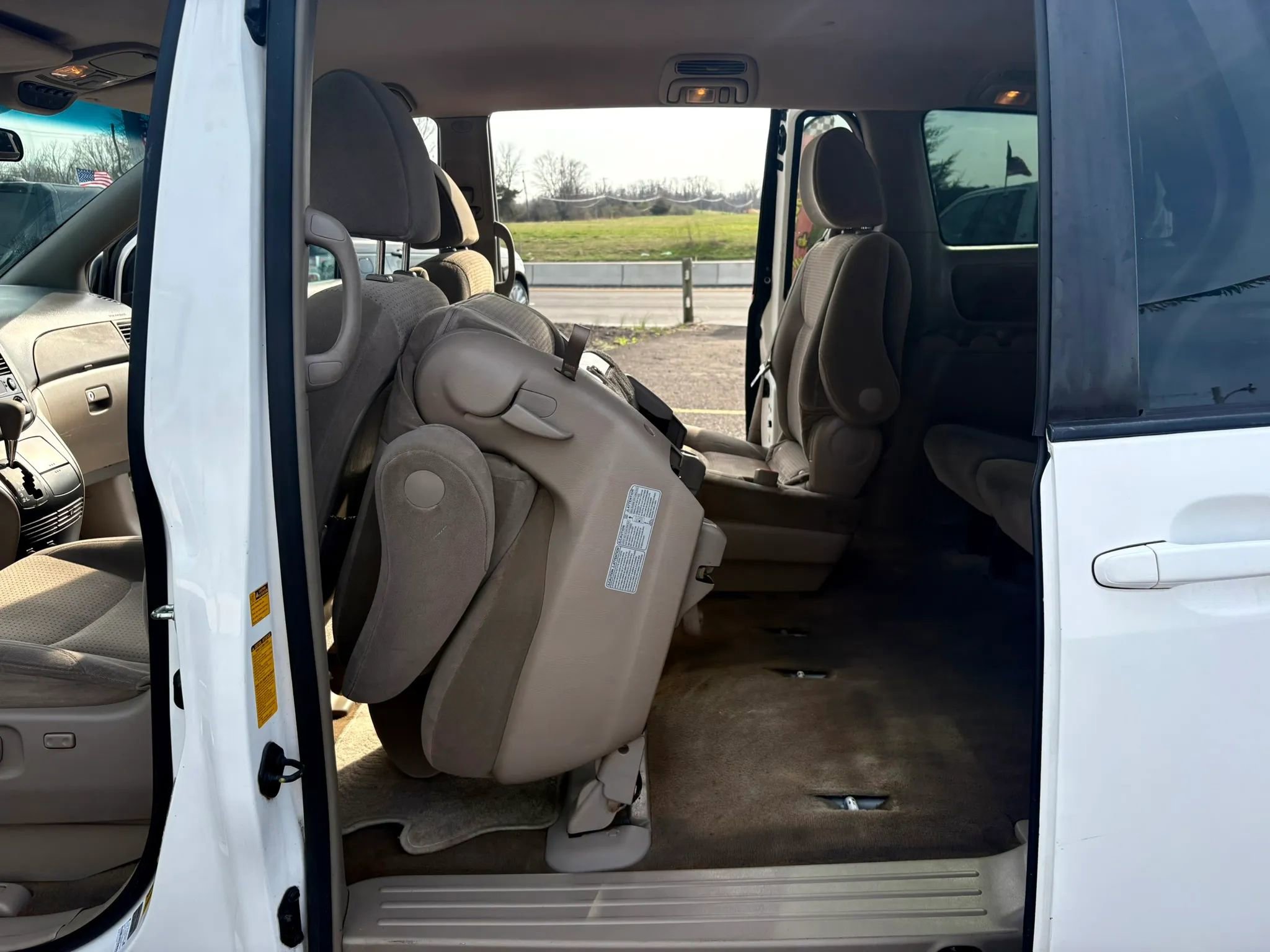 Used 2009 Toyota Sienna LE image 18