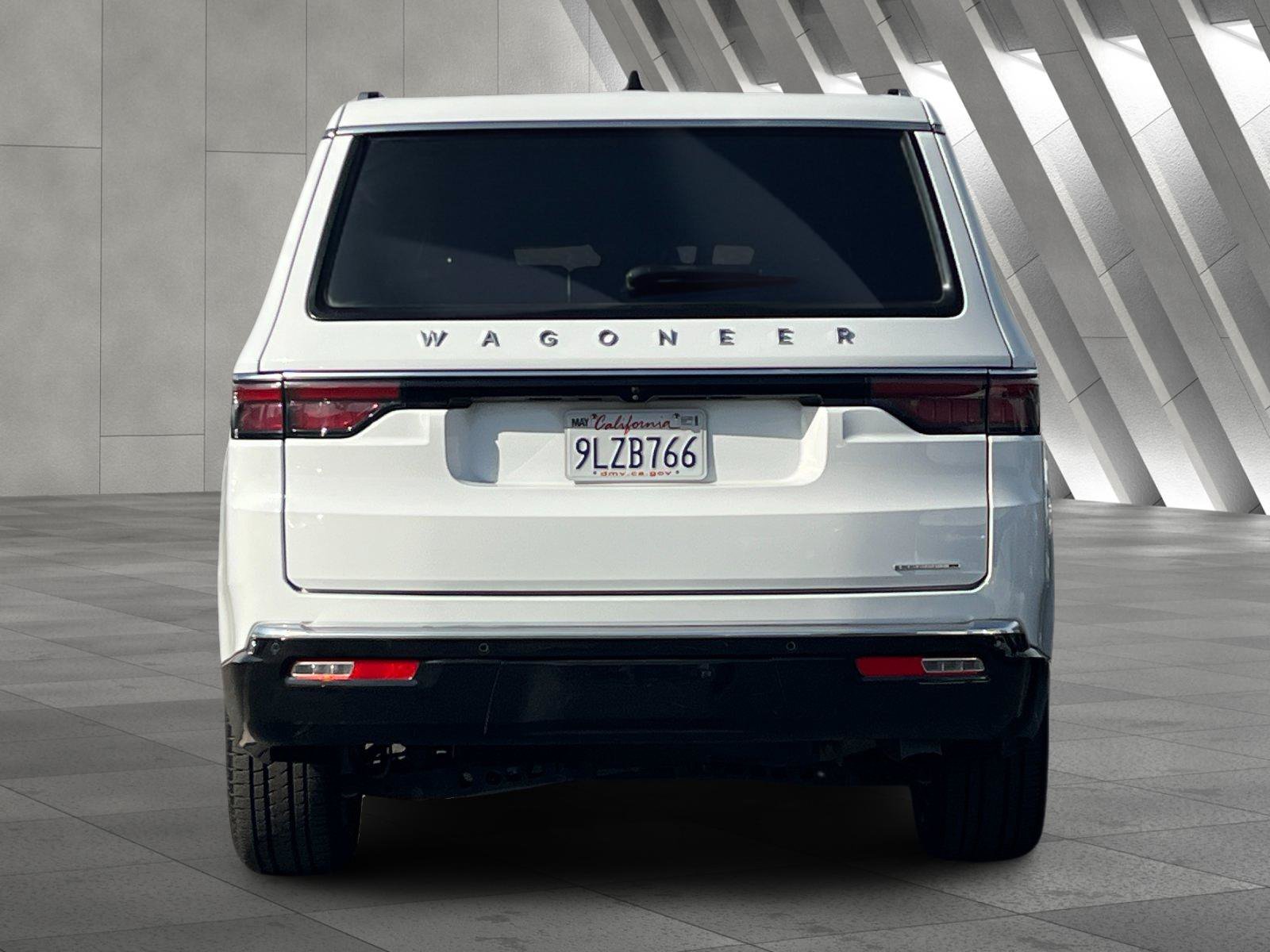 Used 2024 Jeep Wagoneer Series II AWD/4WD image 5