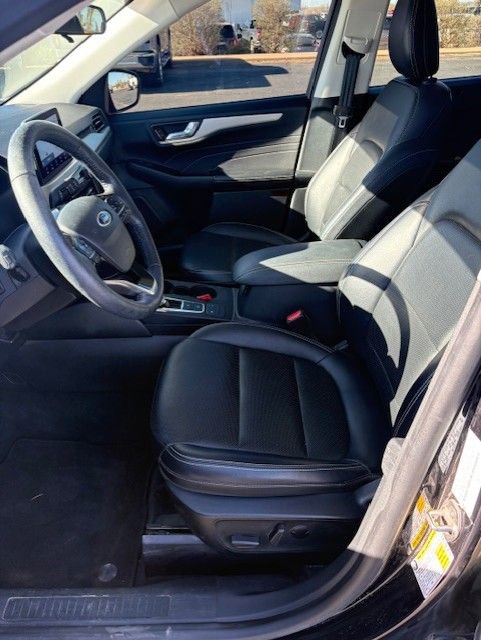 Used 2021 Ford Escape SEL w/ Technology Package image 8