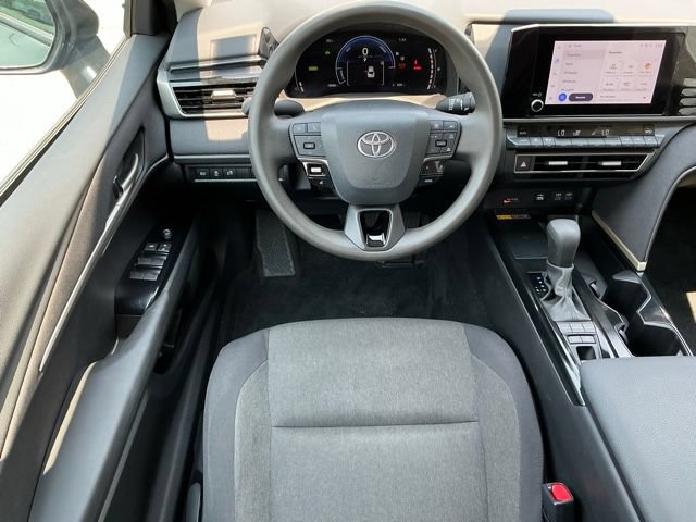 Used 2025 Toyota Camry LE FWD image 9