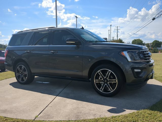 Used 2021 Ford Expedition Limited AWD/4WD image 2
