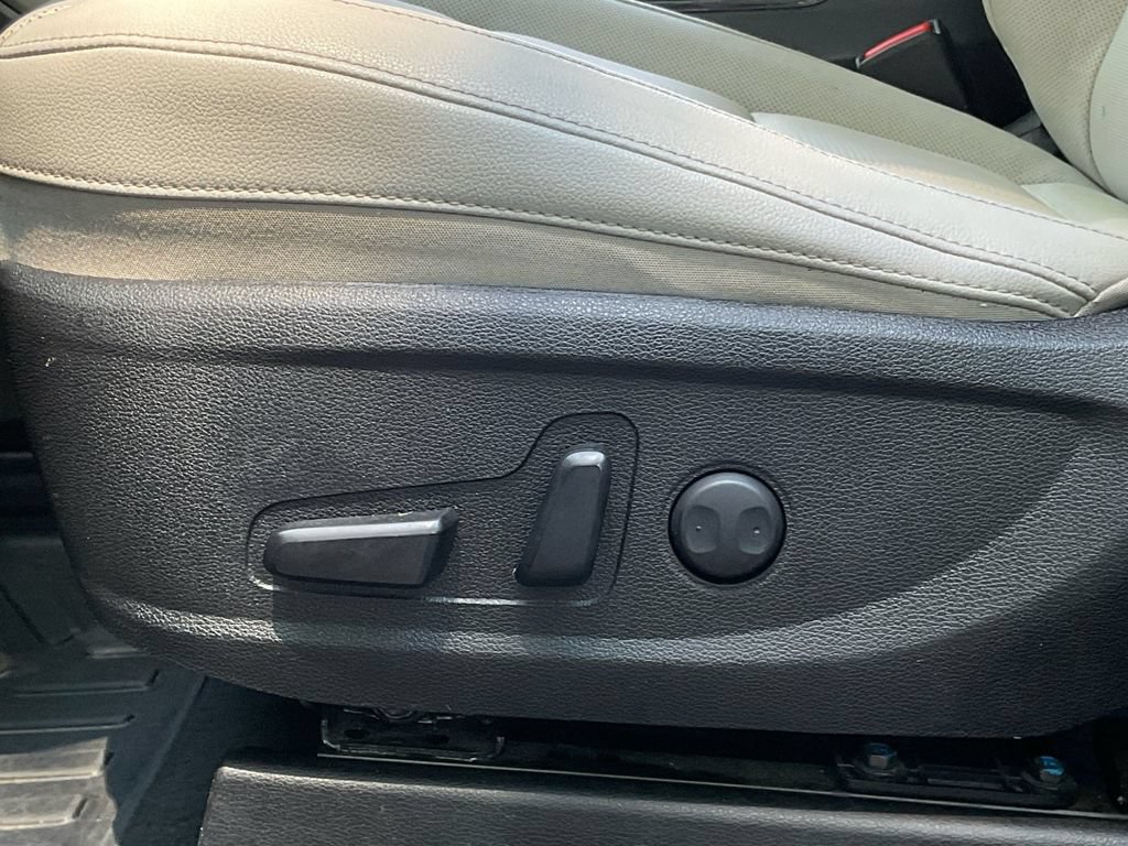Used 2023 Kia Telluride EX w/ EX Captain's Chair Package FWD image 35