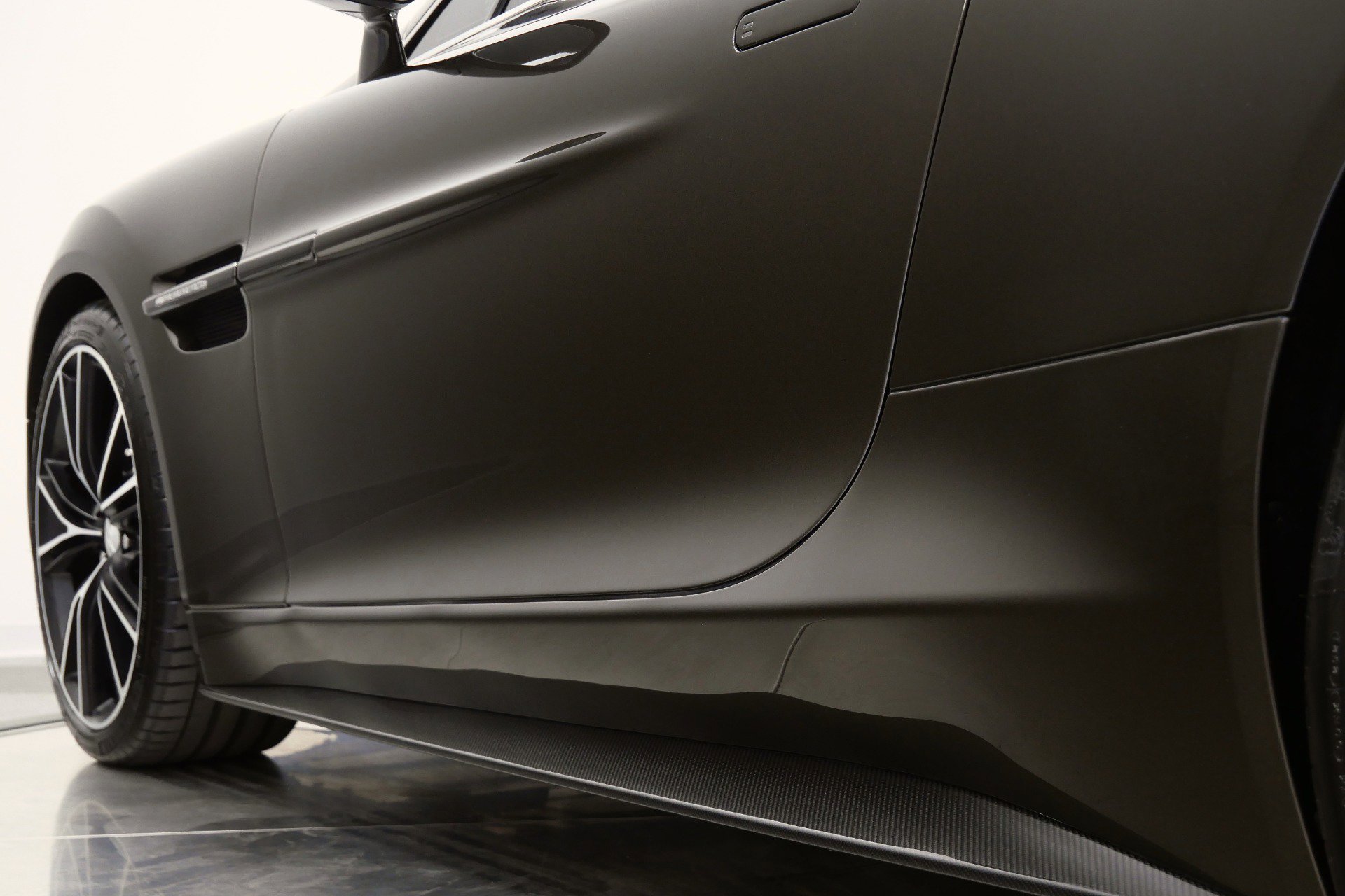 Used 2014 Aston Martin Vanquish Coupe image 41