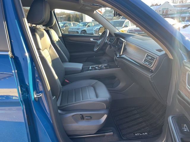 Certified 2025 Volkswagen Atlas SEL image 13
