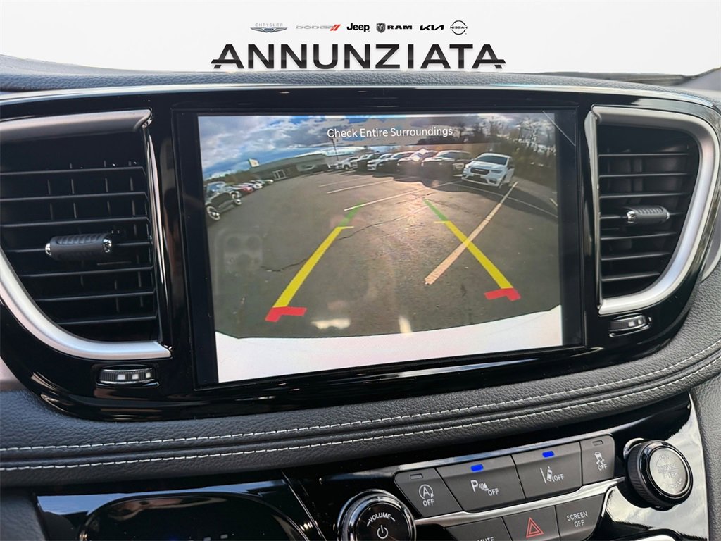 New 2026 Chrysler Pacifica Select image 23