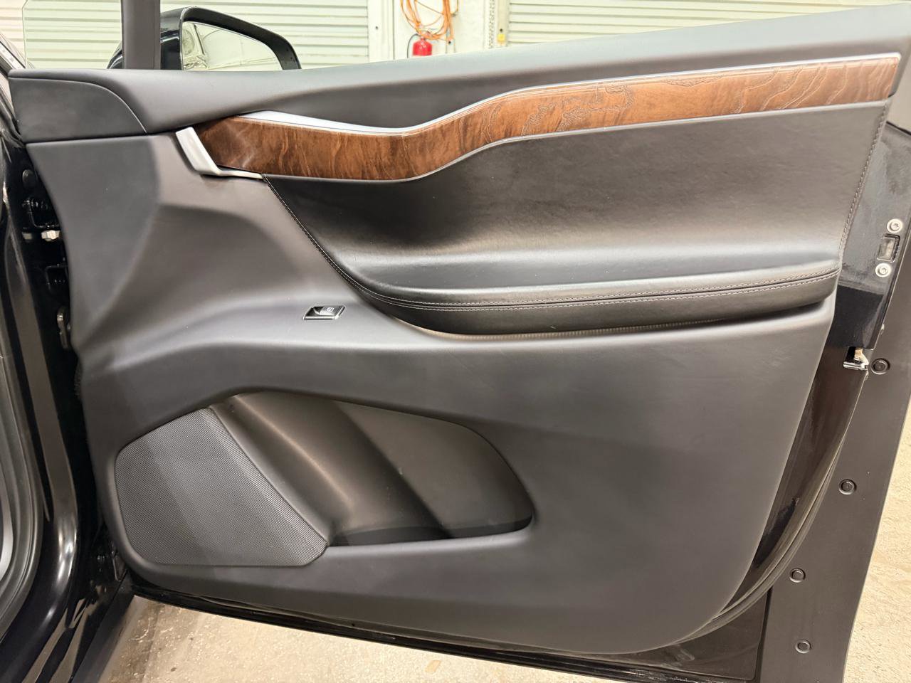 Used 2017 Tesla Model X P100D image 28