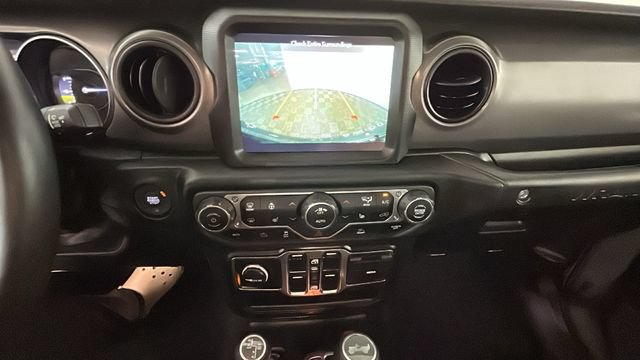 Used 2023 Jeep Wrangler Unlimited w/ Cold Weather Group AWD/4WD image 24