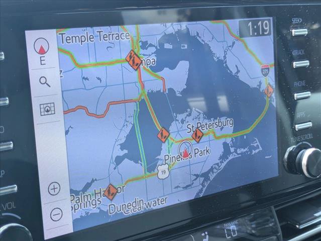 Used 2024 Toyota Sienna XSE FWD image 11