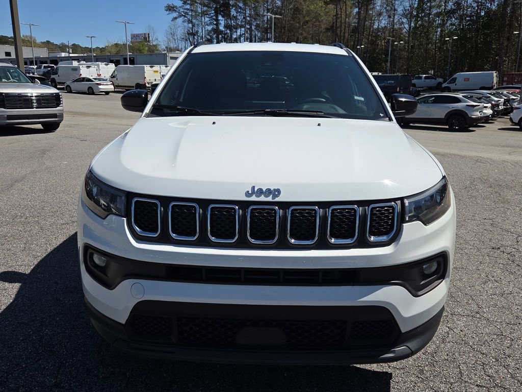 Used 2024 Jeep Compass Latitude image 2