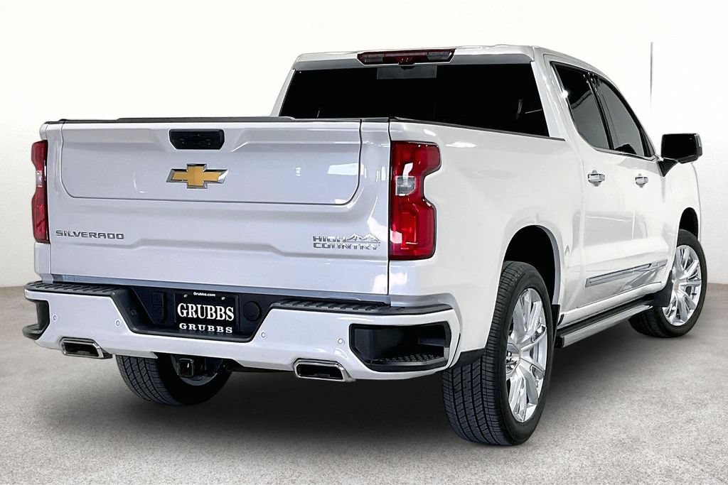 Used 2025 Chevrolet Silverado 1500 High Country AWD/4WD image 2