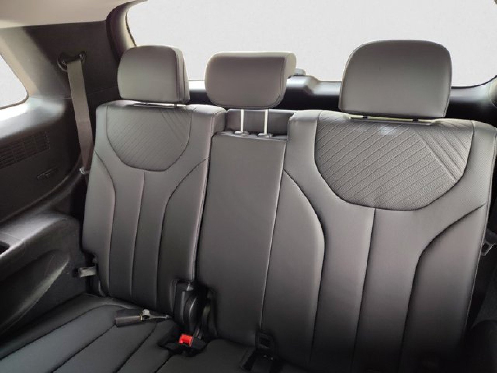 Used 2024 Hyundai Palisade SEL FWD image 19