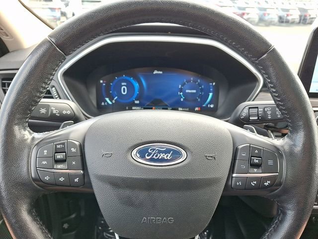 Certified 2020 Ford Escape Titanium w/ Titanium Premium Package 2.0 image 18