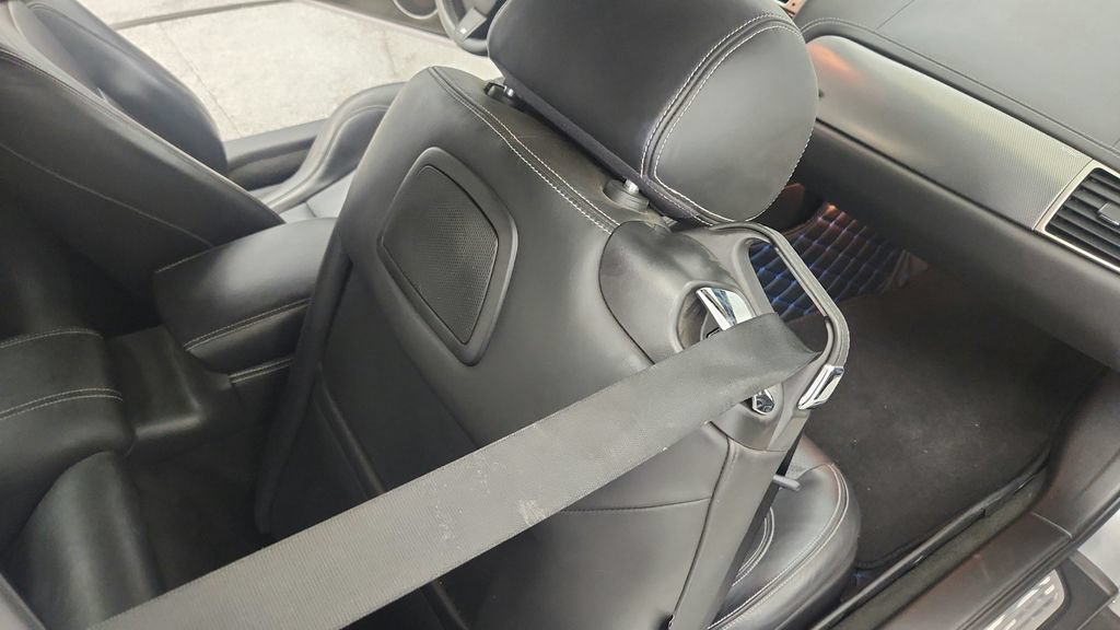 Used 2010 Jaguar XKR R RWD image 32