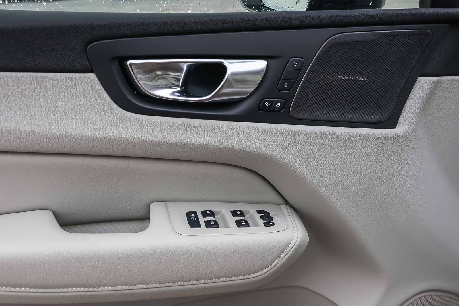 New 2026 Volvo XC60 T8 Ultra w/ Protection Package Premier image 33