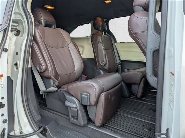 Used 2023 Toyota Sienna Platinum image 20