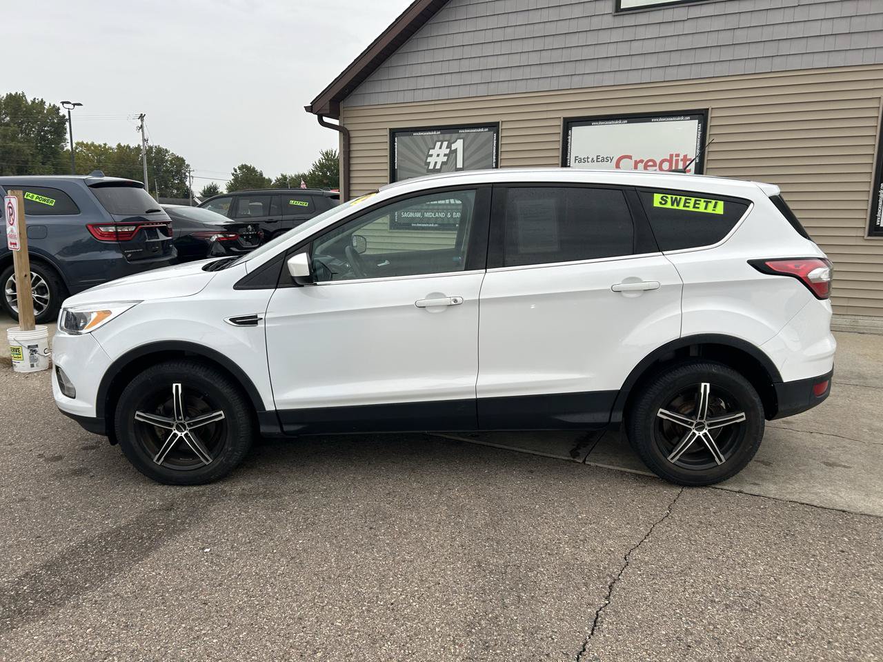 Used 2017 Ford Escape SE FWD image 8
