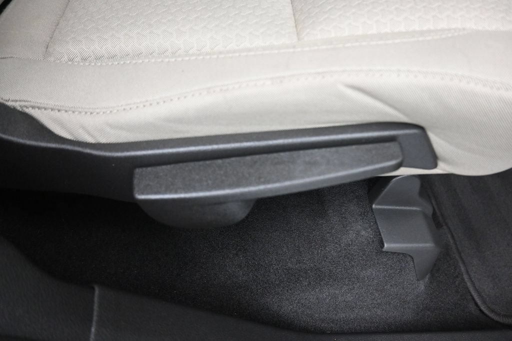 Used 2017 Ford Escape SE AWD/4WD image 38