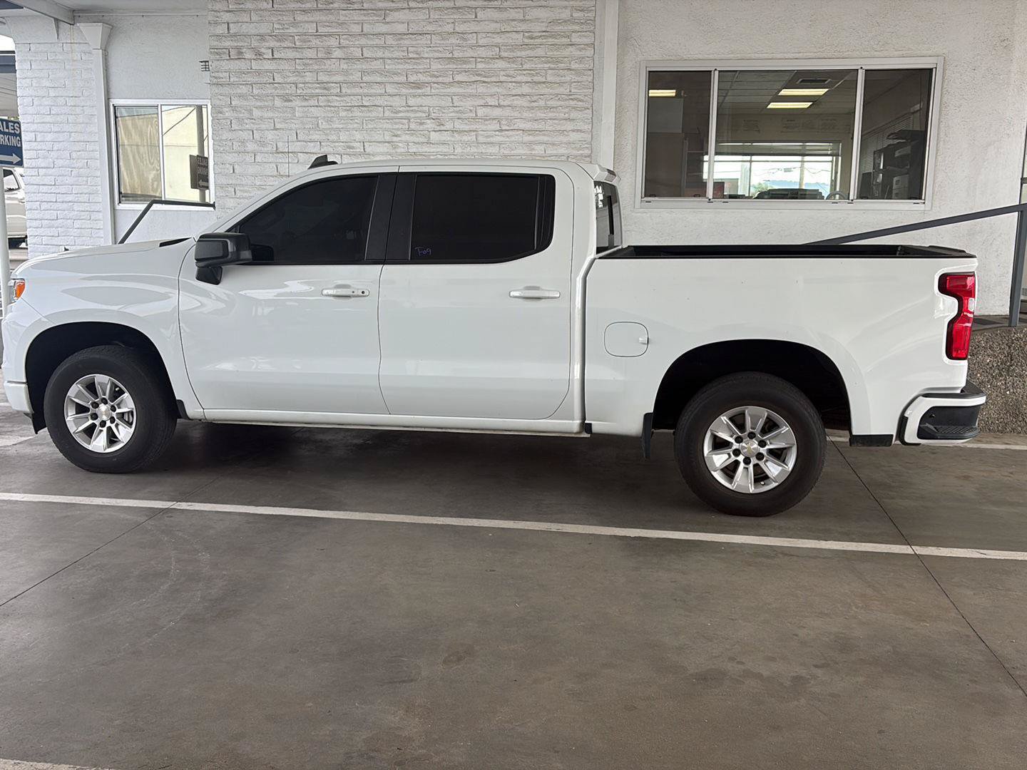 Used 2024 Chevrolet Silverado 1500 RST w/ Convenience Package II AWD/4WD image 4