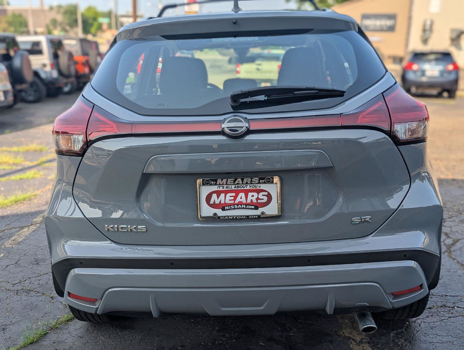 Used 2023 Nissan Kicks SR w/ Exterior Package FWD image 7