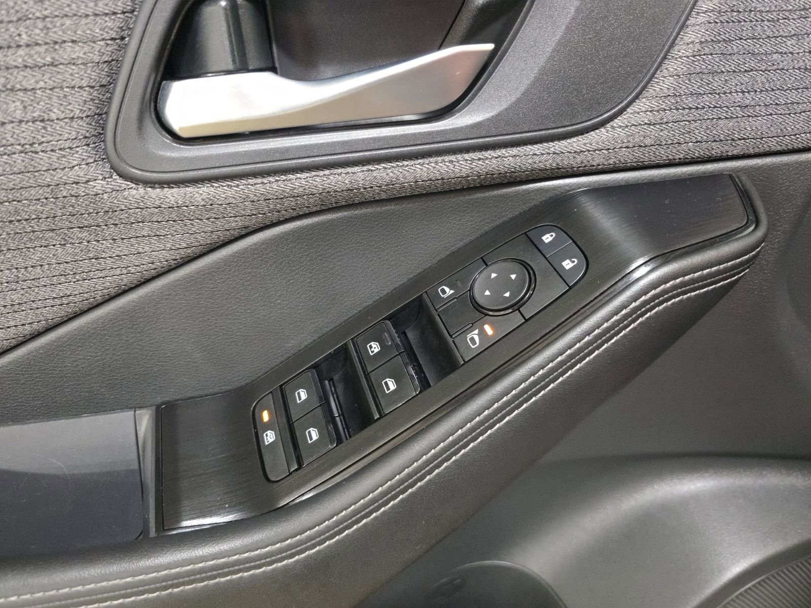 Used 2022 Nissan Rogue SV image 27