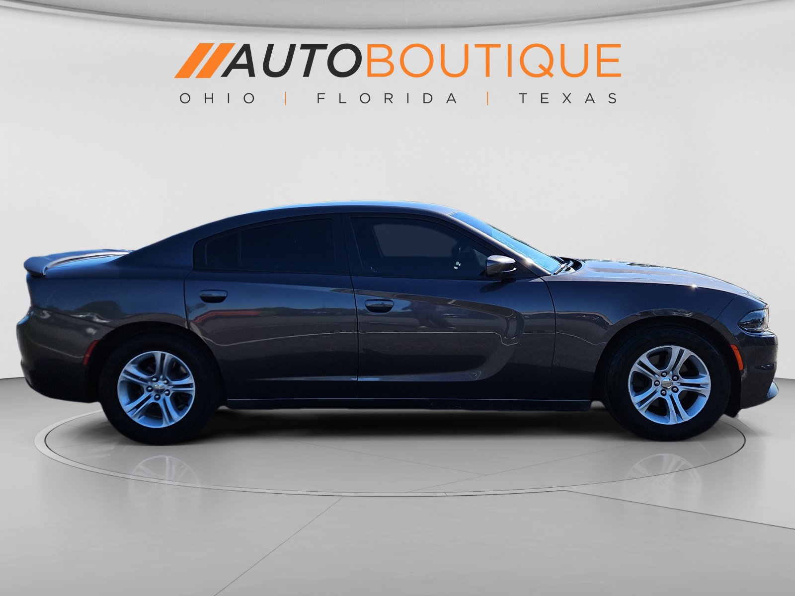 Used 2020 Dodge Charger SXT RWD image 6