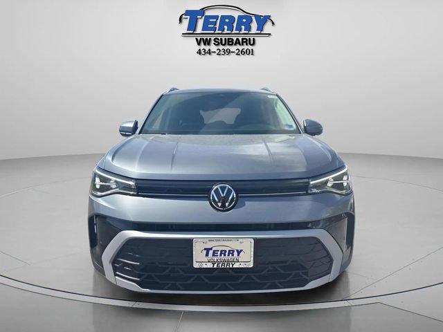 Used 2025 Volkswagen Taos SE AWD/4WD image 4