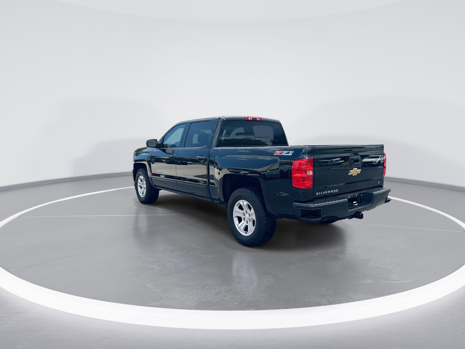 Used 2017 Chevrolet Silverado 1500 LT w/ All Star Edition AWD/4WD image 7