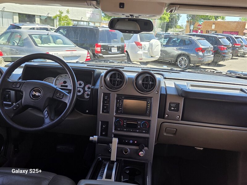 Used 2004 HUMMER H2 w/ Preferred Equipment Group AWD/4WD image 18