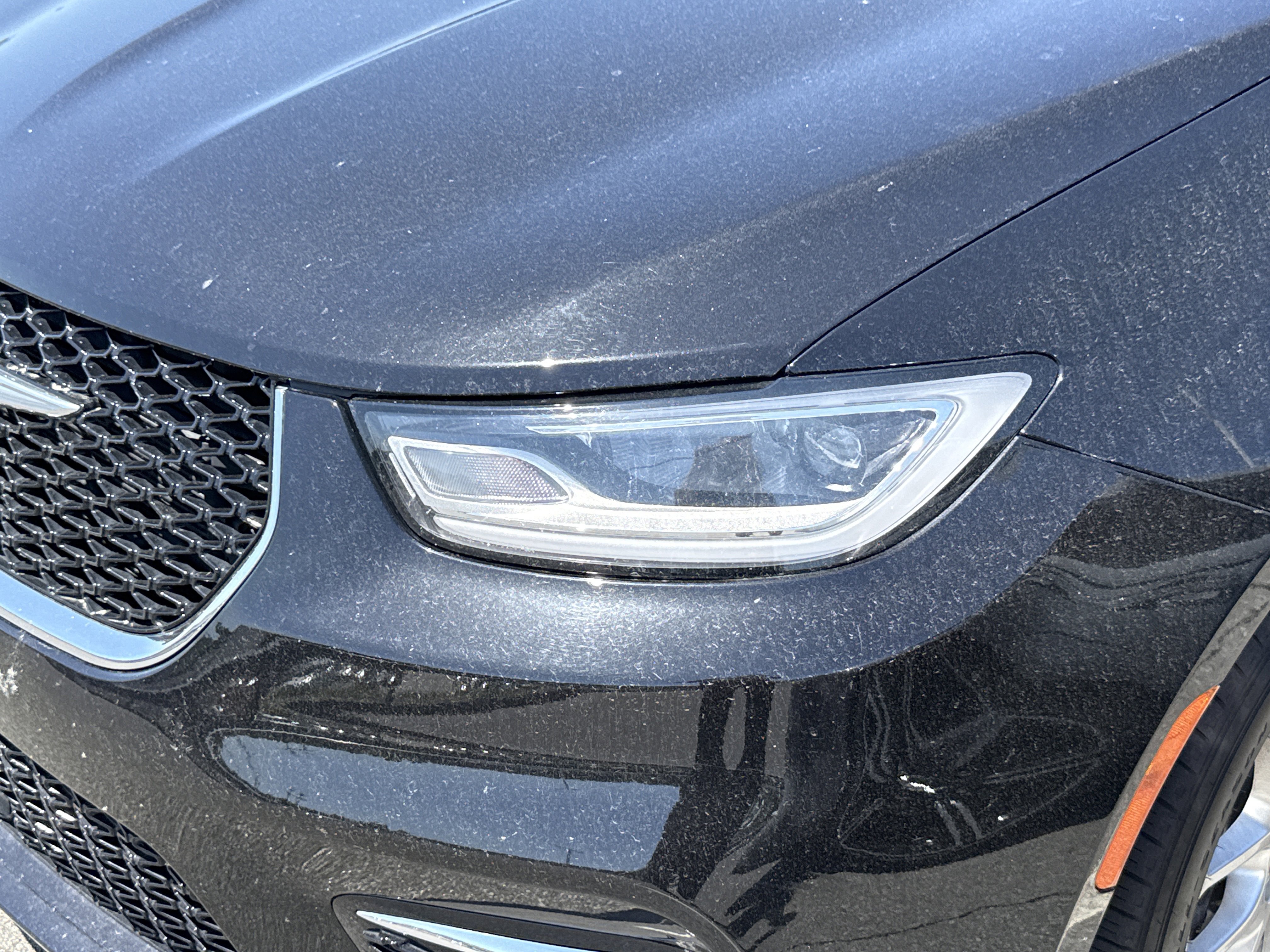 Used 2024 Chrysler Pacifica Touring-L FWD image 6