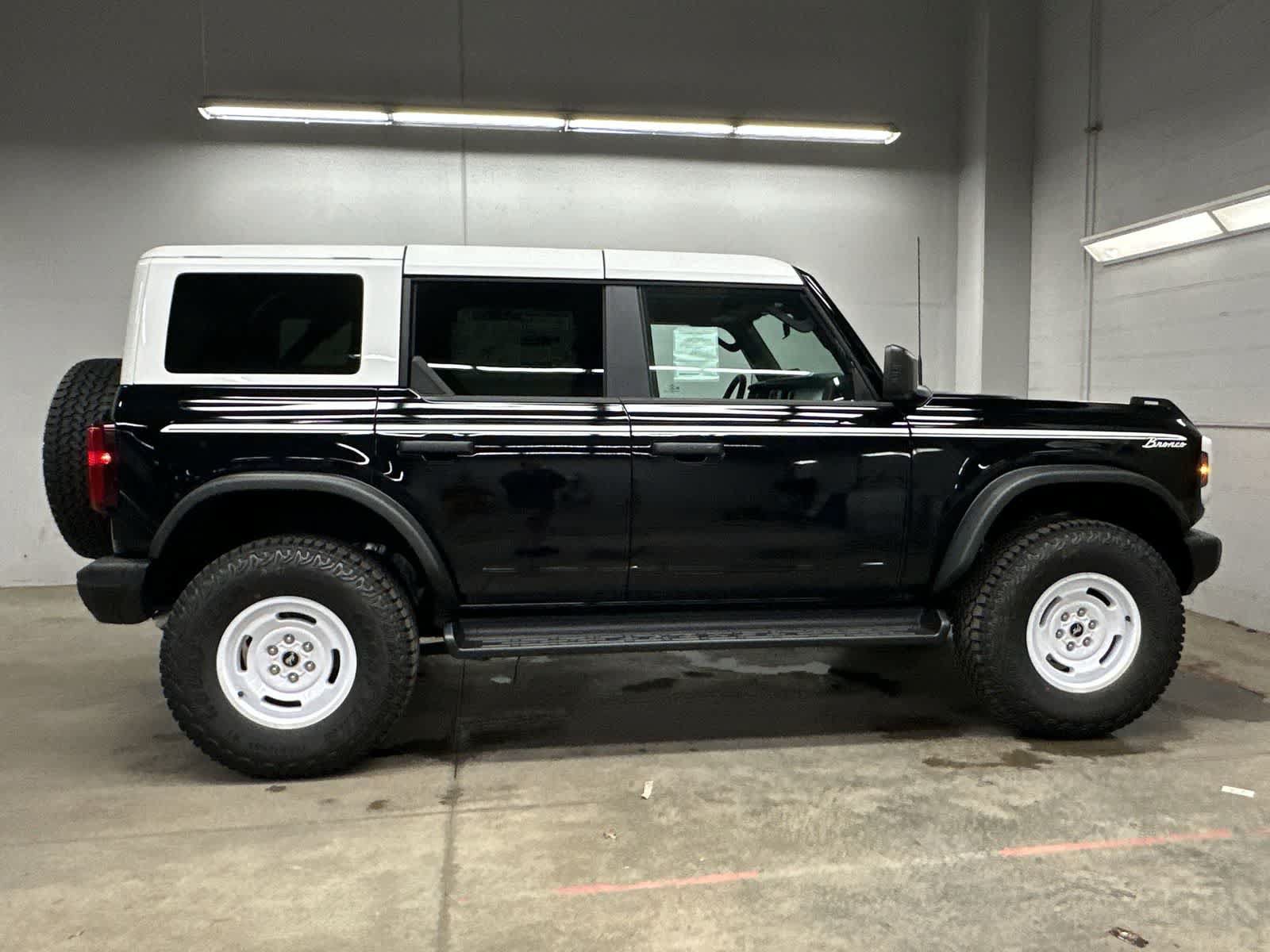 New 2026 Ford Bronco Heritage Edition AWD/4WD image 3