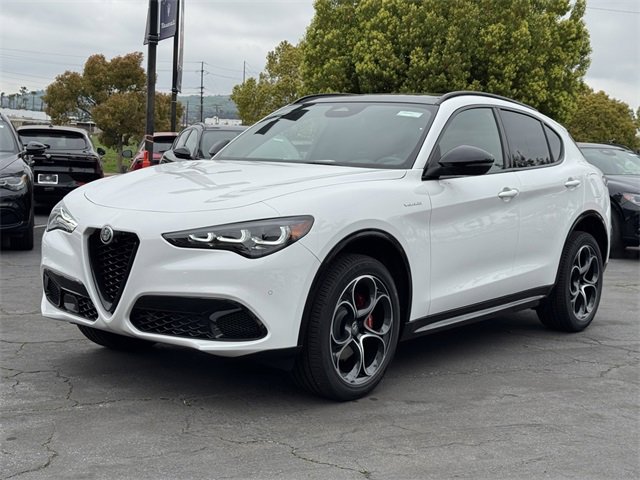 New 2025 Alfa Romeo Stelvio Sprint w/ Veloce Package image 3