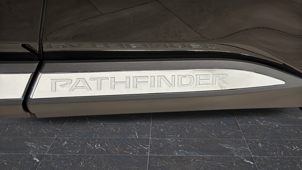 Used 2025 Nissan Pathfinder Platinum w/ Cargo Package AWD/4WD image 43
