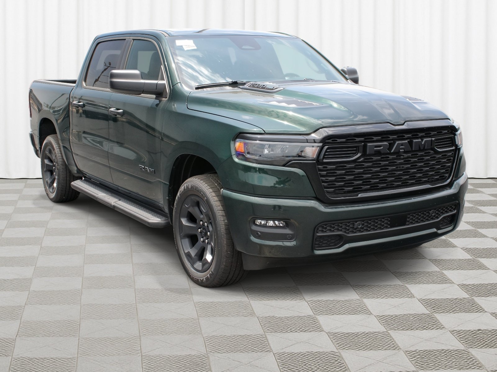 New 2026 RAM 1500 Express AWD/4WD image 32