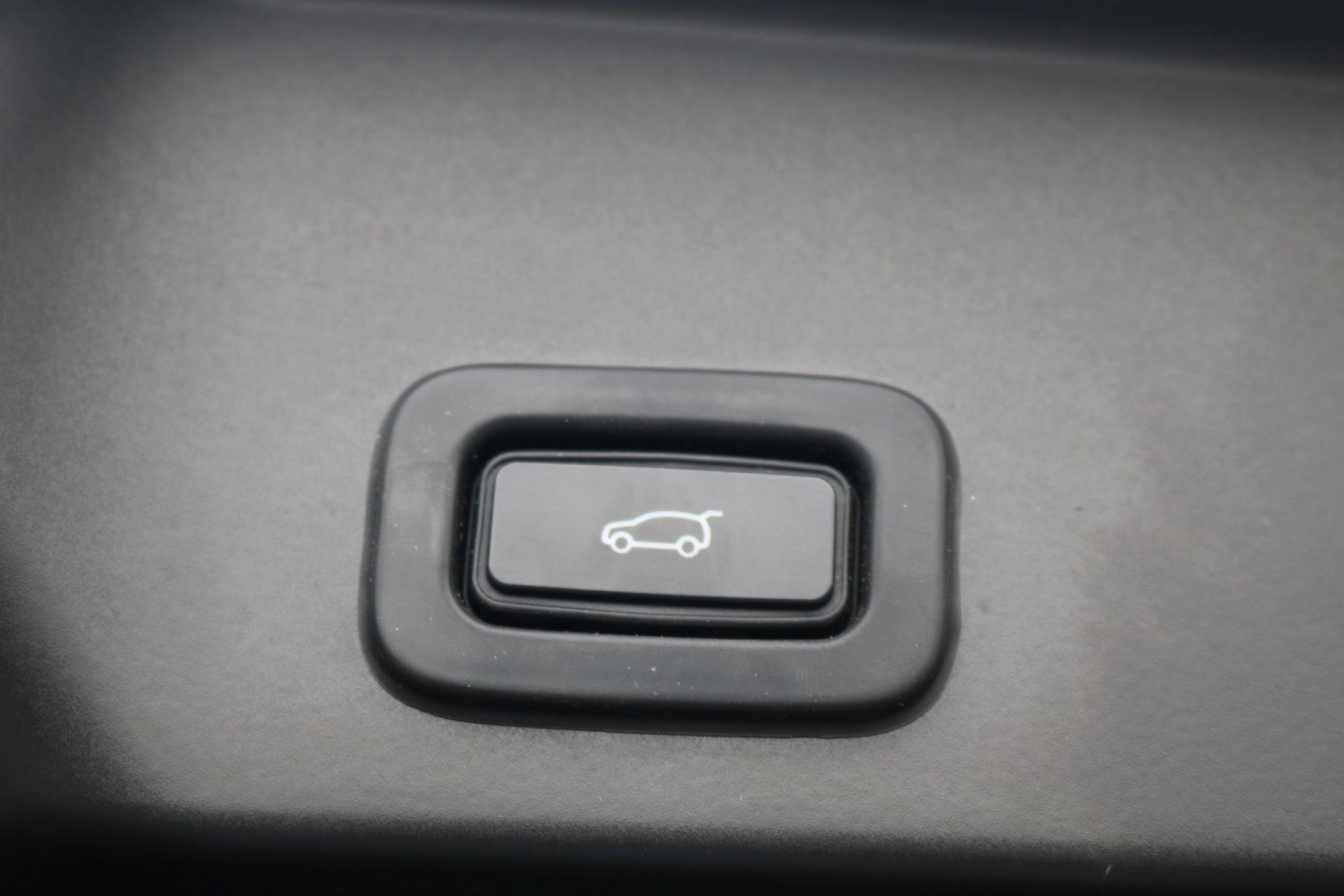Used 2020 Land Rover Range Rover Evoque S image 38